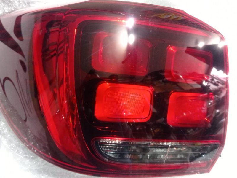 Feu Rouge Dacia Logan